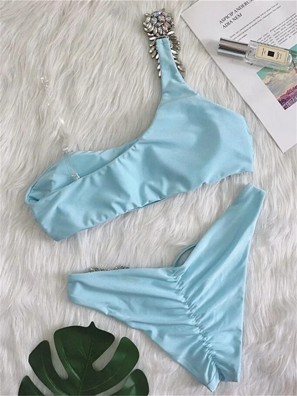 Sexy bikini met één schouder, luxe glanzende blauwe diamant uitgesneden push-up badpak, kristal badpak, Braziliaanse string badmode 2025