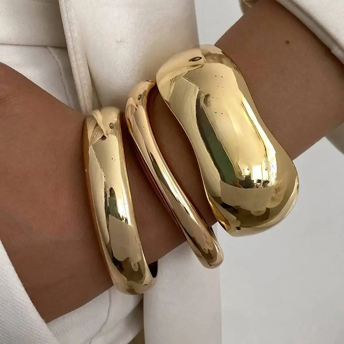 

KunJoe Hip Hop Smooth Surface Irregular Wide Bracelet for Women Fashion Stackable Gold Color Opening Spring Bangle Party Jewelry