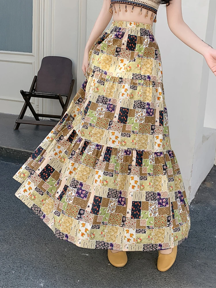 

Retro Midi Skirt for Women in Spring Summer 2025 New Beach Style High Waist and Large Swing Floral Long Skirt Female S16