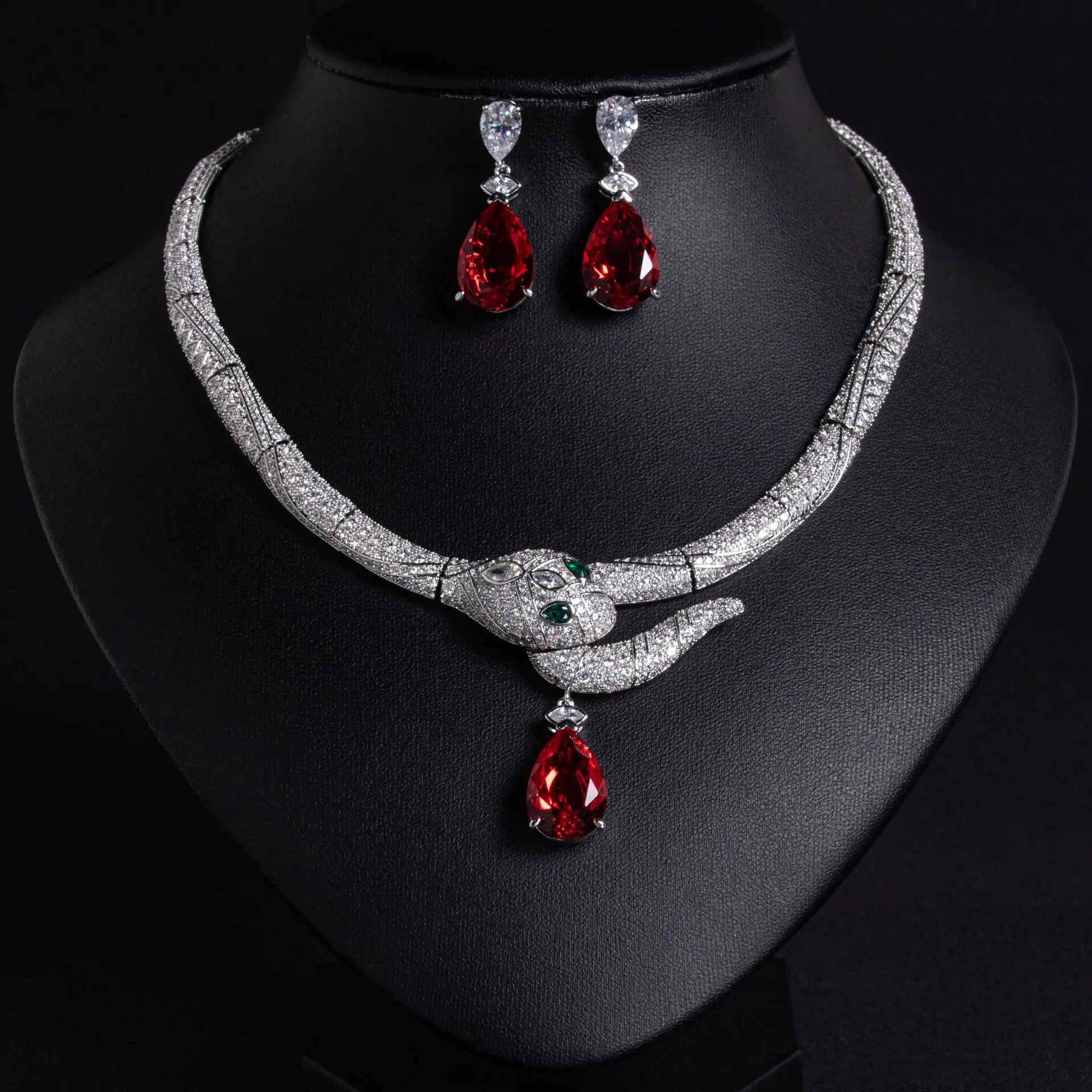 

Cross-border high-end water drop snake jewelry two-piece jewelry fashion full diamond necklace earrings set banquet jewelry wome