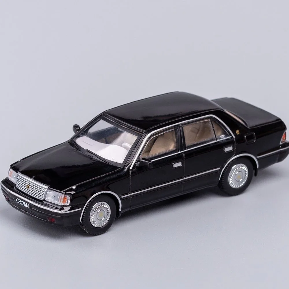 

GCD 1:64 crown 155 simulation alloy car model