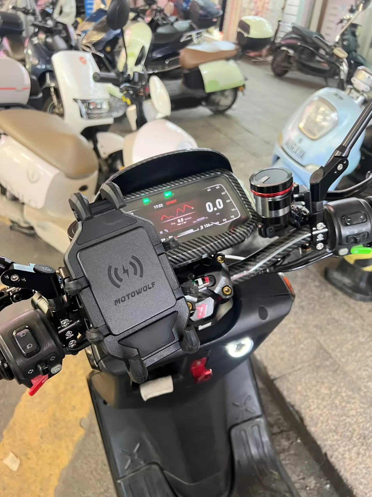 

Motorcycle Wireless Charging Phone Holder 360 Degree Rotation 4-7 Inch Compatible IPX6 Waterproof Universal Mount Accessories