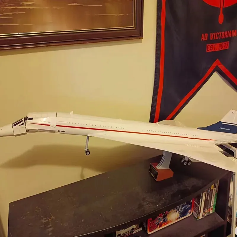 NEW ICONS Concorde Airbus Famous Supersonic Commercial Passenger Airplane Model Building Blocks Toys For Kids Gifts