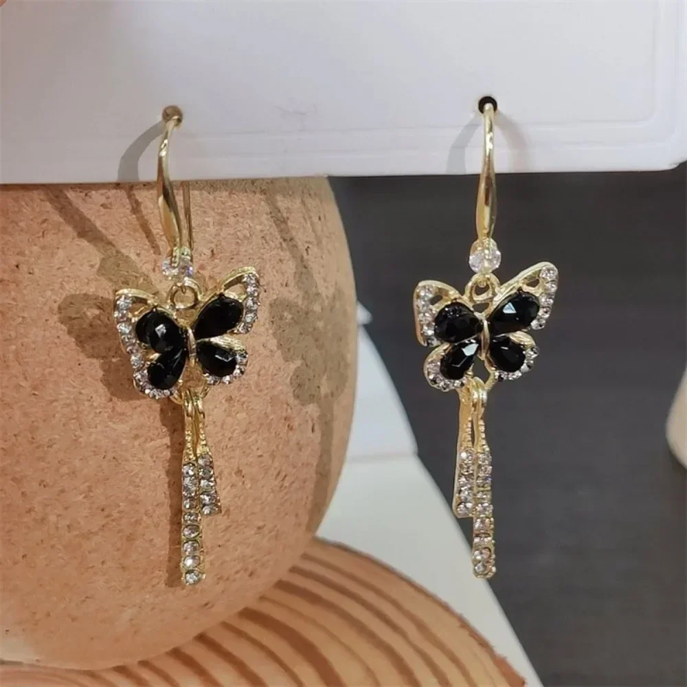 Trend Crystal Butterfly Tassel Earrings 3D Long Butterfly Earrings Women Drop Dangle Charm Earrings for Valentines Jewelry