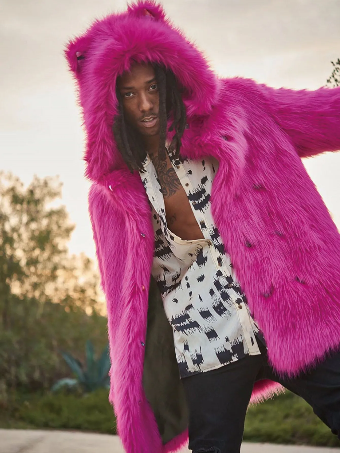 معطف فرو صناعي للرجال بغطاء للرأس، سترة كاجوال من الفرو الصناعي