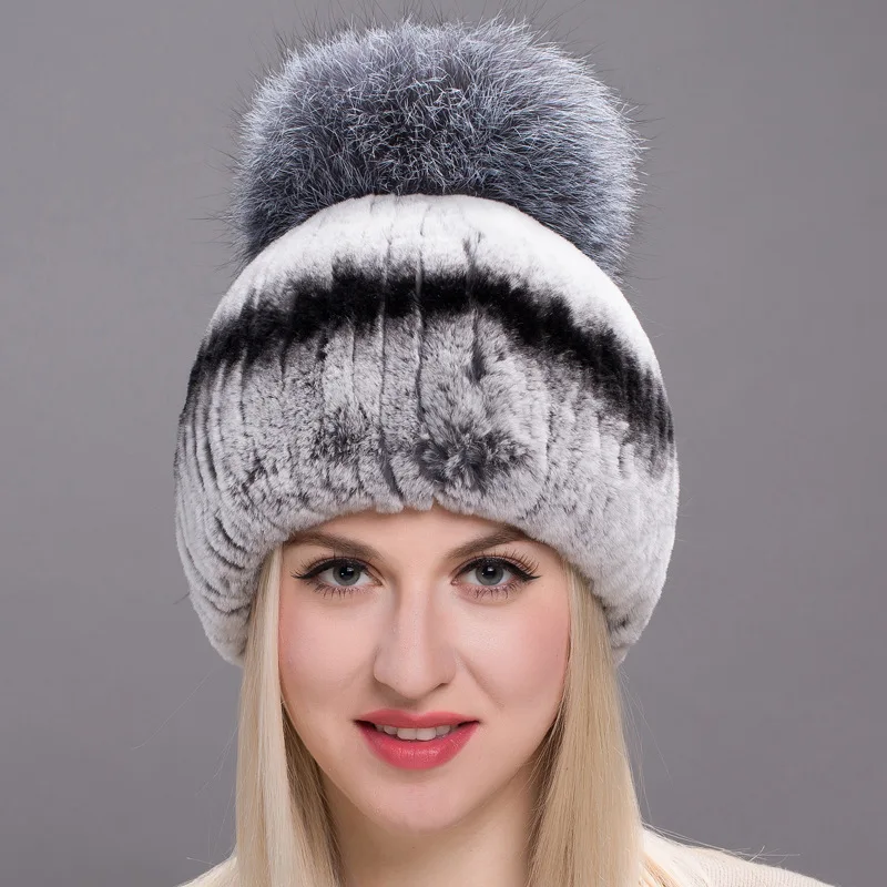

New Genuine Otter Rabbit Fur Grass Woven Hat Fox Fur Ball Toe Cap for Women Rabbit Skin Warm Ear Protection Beanies