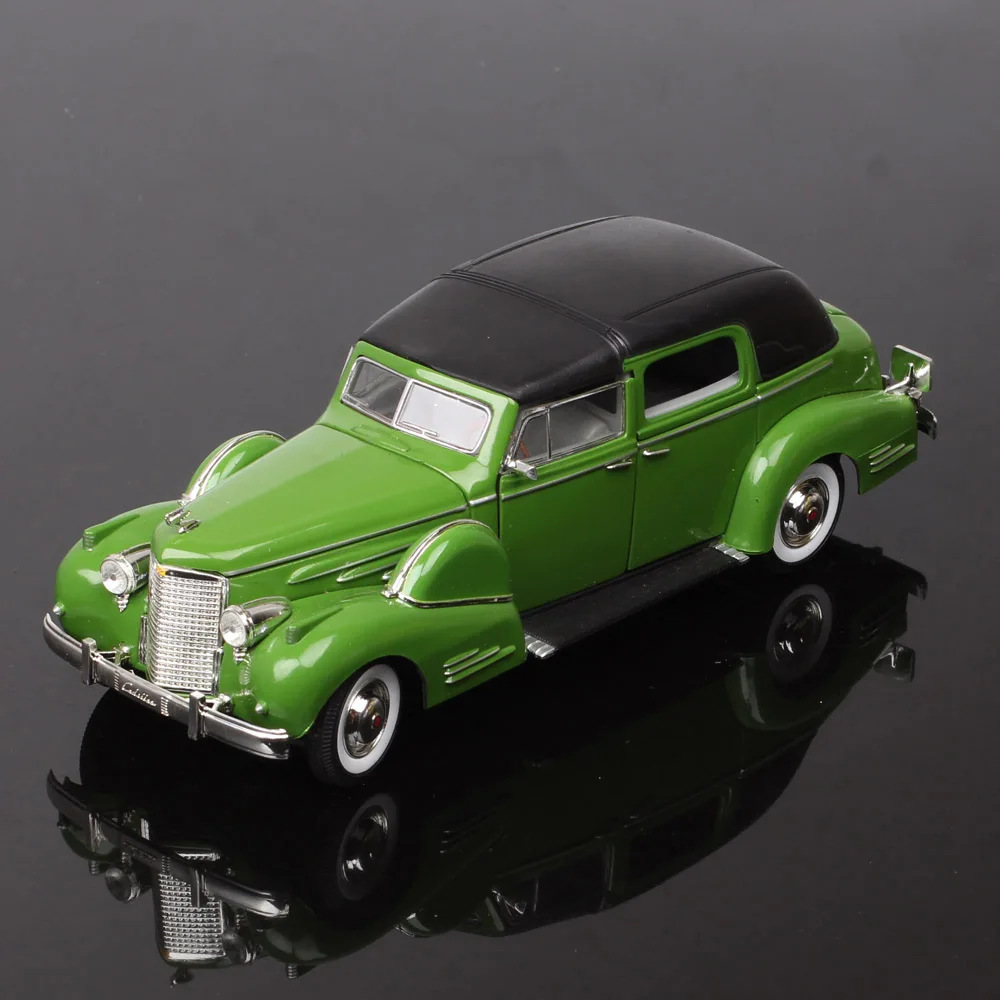 

No Box Signature 1/32 Scale 1938 Cadillac Fleetwood Diecast Car Model Toy Vehicles Collectibles Green National Motor Museum Gift