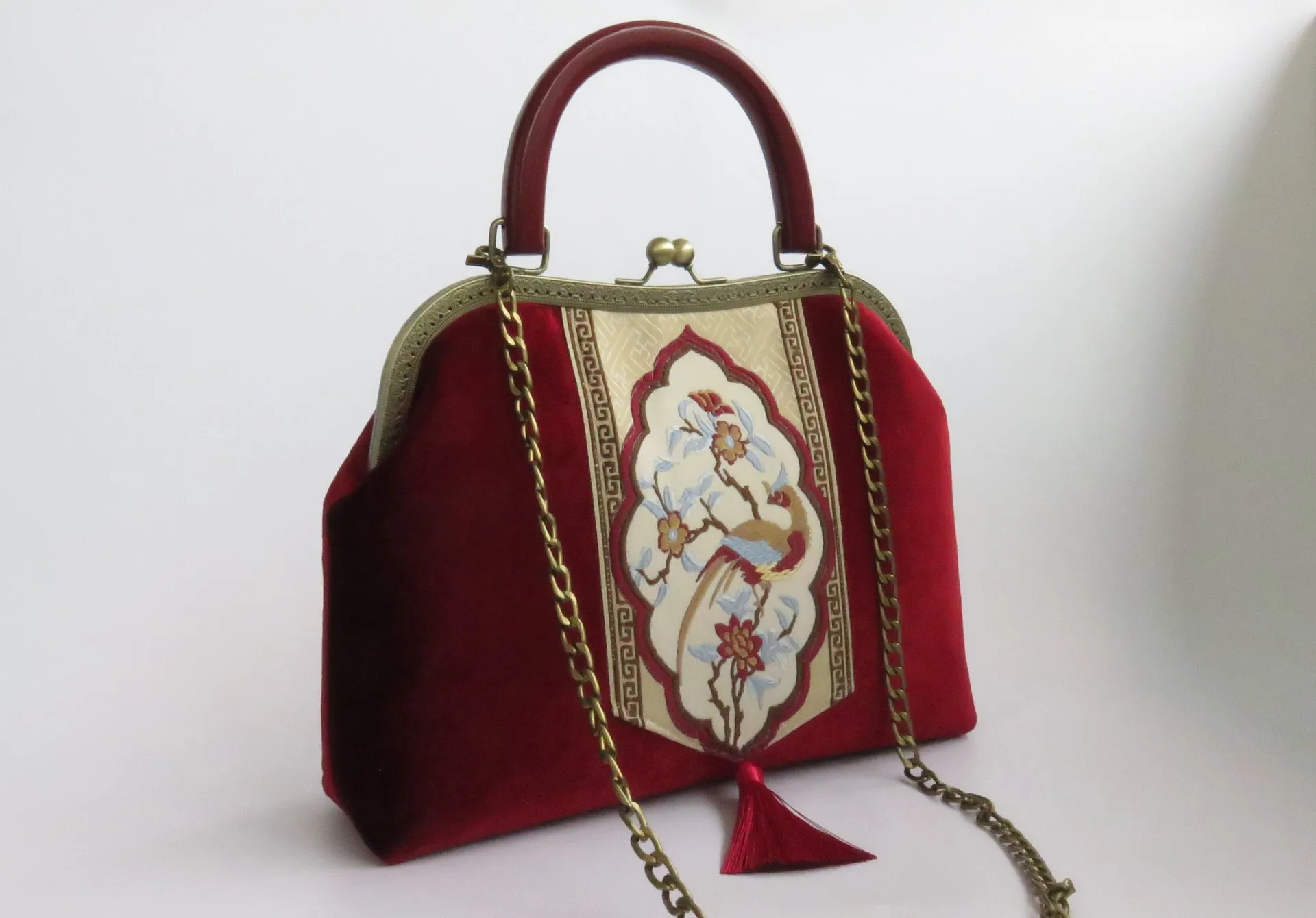 Handmade Female Chinese Traditional Vintage Velvet Embroidery Floral Fringes Clasp Handbag Lady Retro Burgundy Messenger Bag