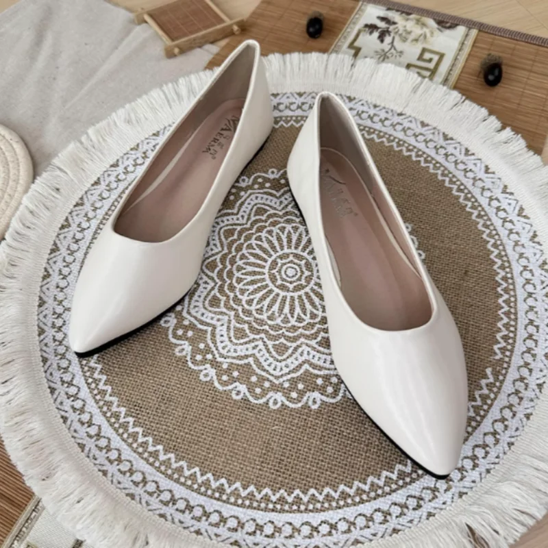 여성용 심플한 플랫 포인티드 톨 널 슬립온 카키, 레드 - Women Shoes For Big Feet 리뷰 및 가격