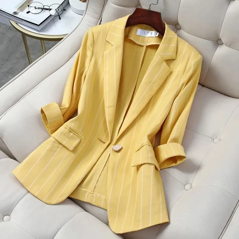 Single button Striped Thin Suit For women Spring summer 2025 New Slim Strip Seven quarter sleeve Short Suit Jacket  Casual Top