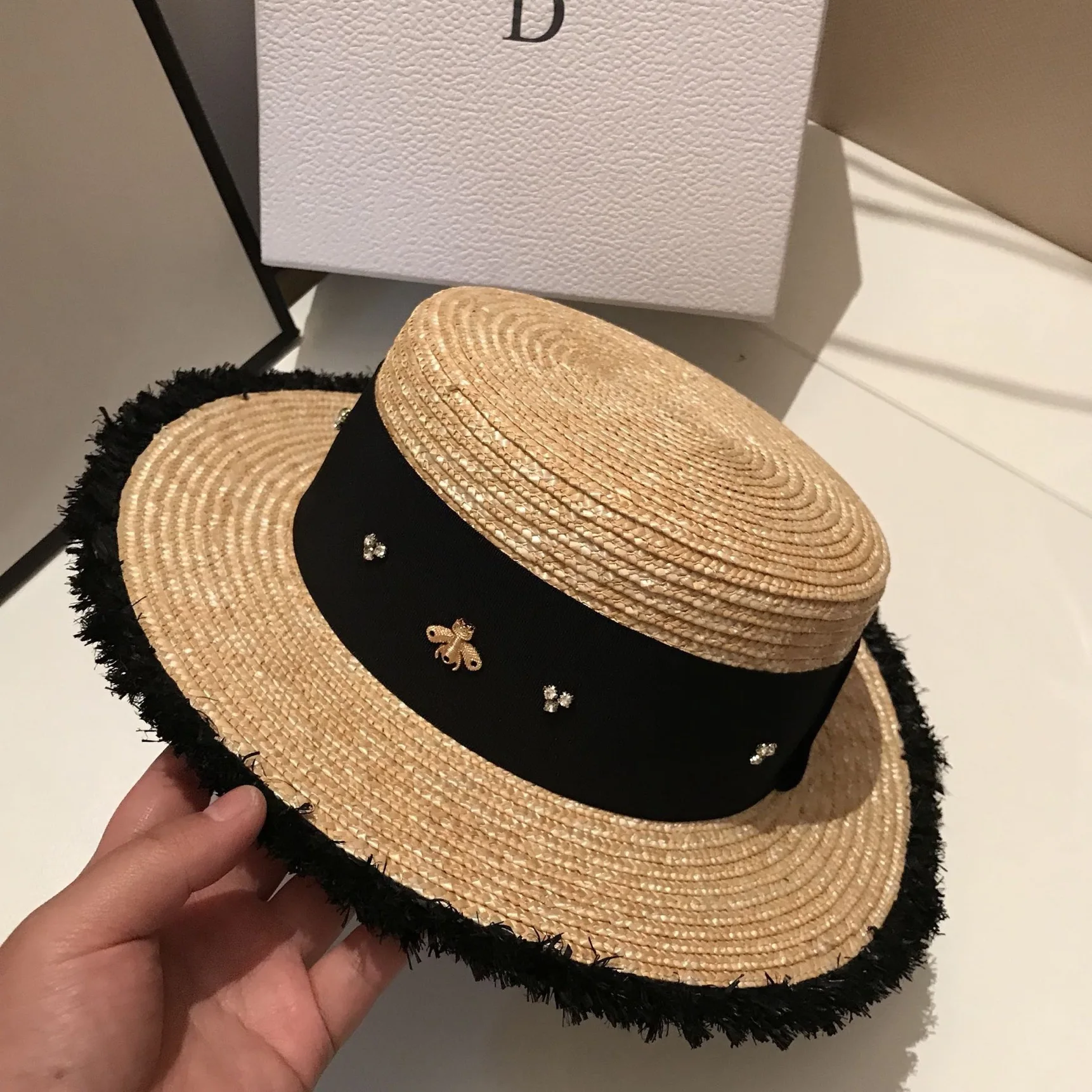 Natural grass wheat straw woven flat top hat summer outdoor shade sunscreen rhinestone women\'s straw hat travel fashion sun hat