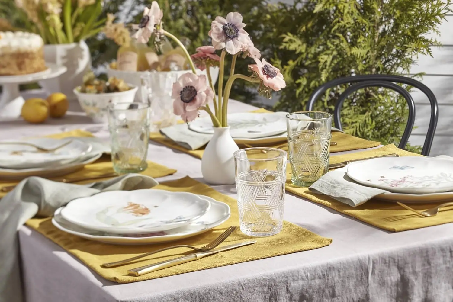 865075 Butterfly Meadow 28-Piece Dinnerware Set, White