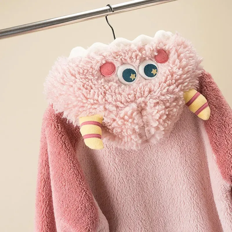 111 www الكبار ليتل مونستر تأثيري حلي الجلباب Kigurumi نيسيي أنيمي ثوب النوم هالوين الكرتون منامة