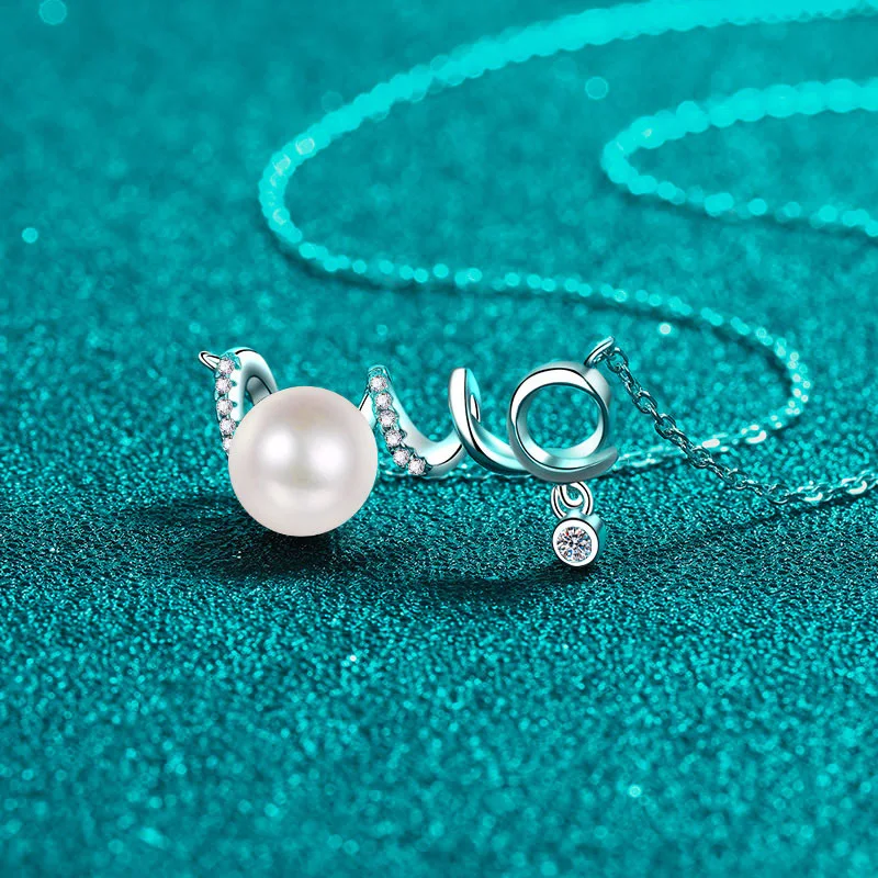 Elegant PT950 Platinum Moissanite Pearl Necklace, Fashion LOVE Diamond-Studded Pendant Clavicle Chain