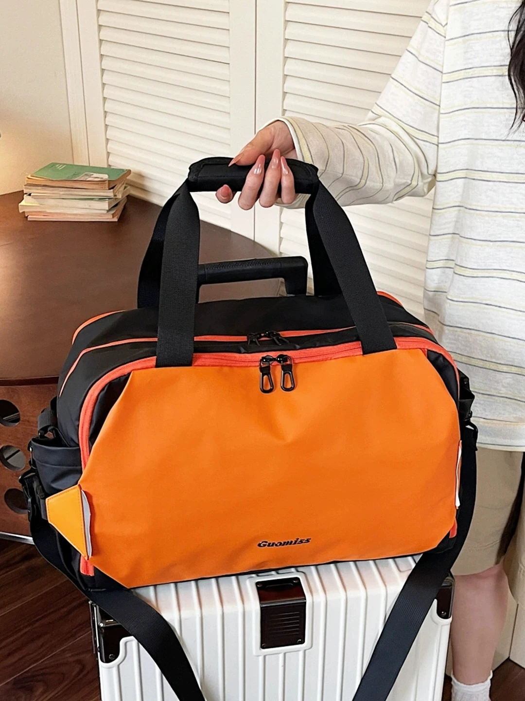 large-capacity-handheld-luggage-bag-for-short-trips-fashionable-travel-bag-lightweight-waterproof-sports-fitness-bag-for-men
