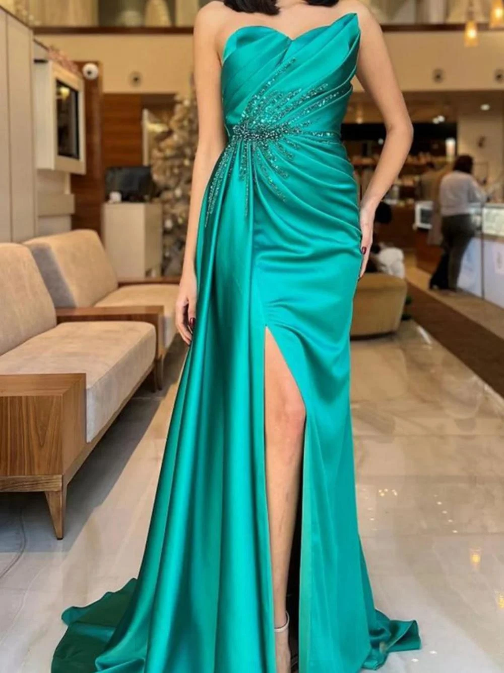 Romantic Sweetheart Neck Prom Dress Sparkly Beadings Cocktail Gown Graceful Satin Pleat Long Evening Dress Robe De Mariée