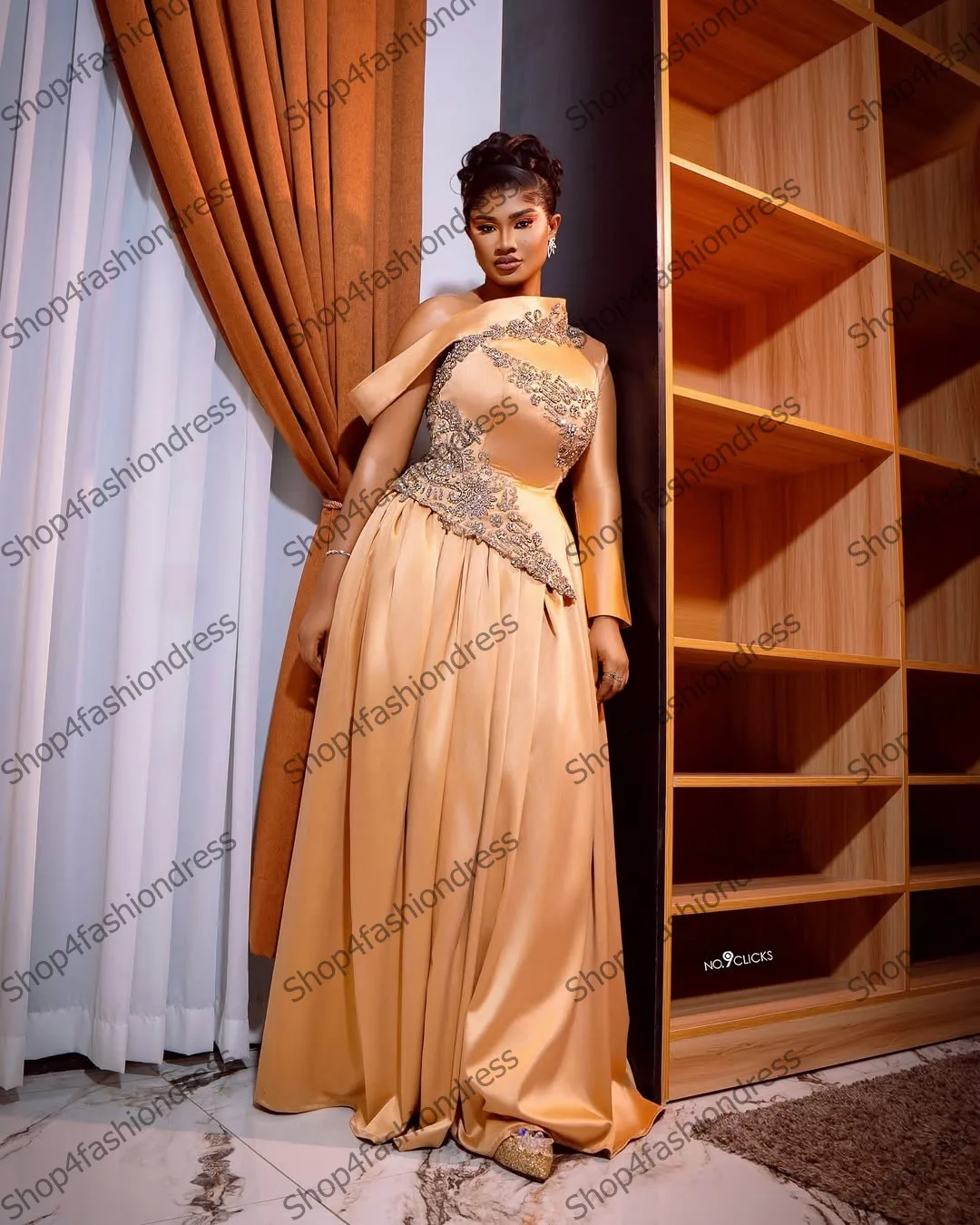 ชุดราตรีผ้าซาตินประดับลูกไม้สวยๆ พร้อมลูกไม้ปักผ้าแพรแข็งชุดงานทางการโมเดิร์นซาติน A Line ชุดคนดัง