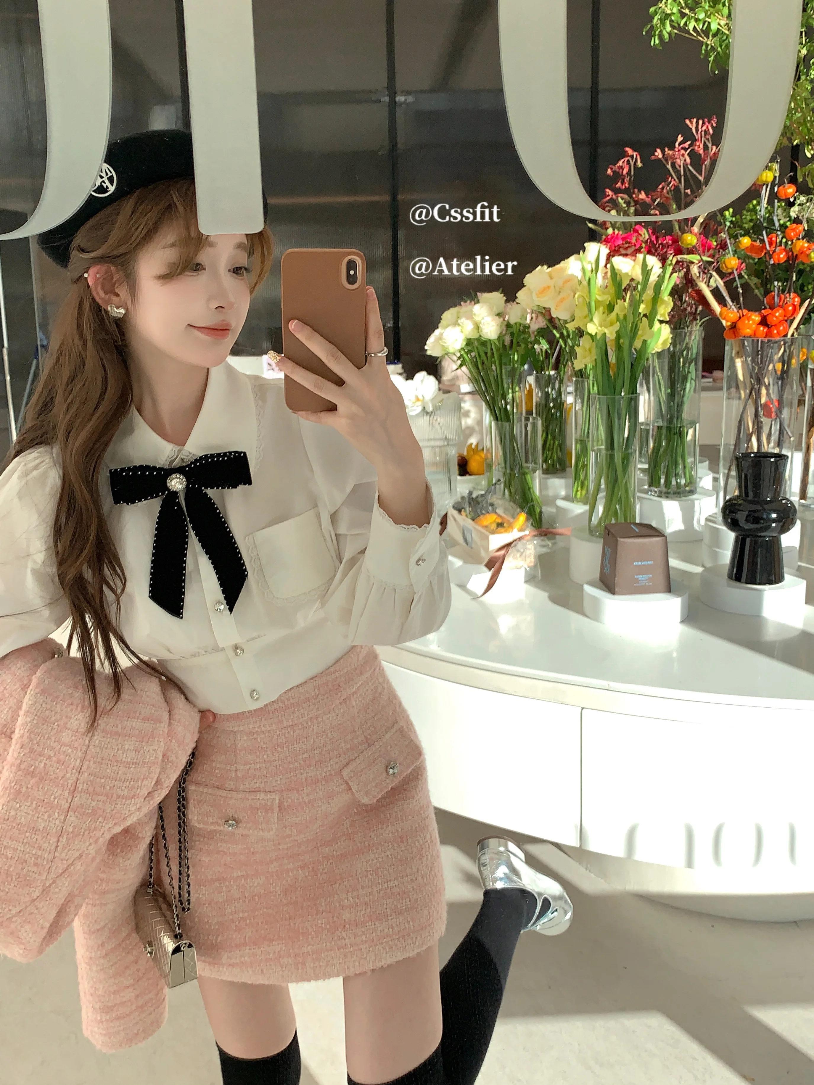 Fashionable Elegant All-Match Women's Handmade Lace Lantern Sleeve Shirts Autumn Winter Sweet Cute Beaded Velvet Bow Blouse