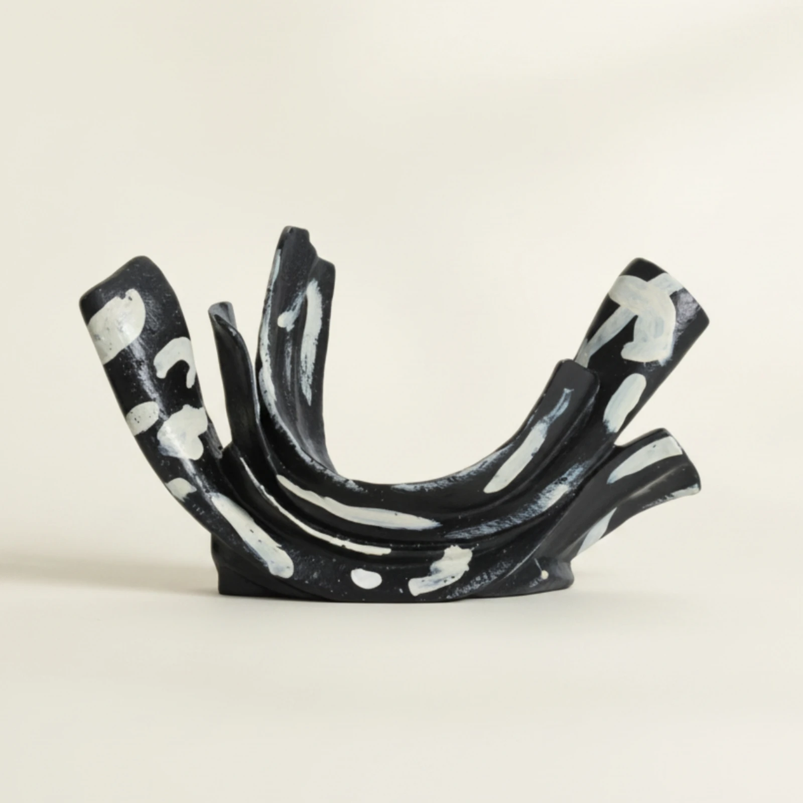 

Resin Ornament Hand-Painted Abstract Sculpture Geometric Decor Mottled Pattern Curved for Study