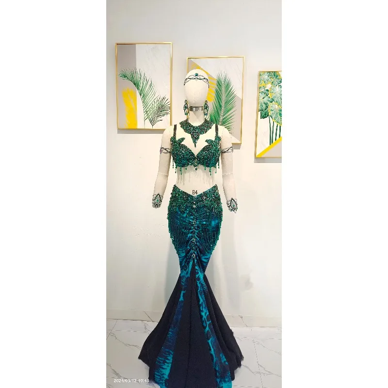 Customized Belly Dancewear Rhinestone Accessories Group Stage Suit Performance Costume Belly Dancing Bra Tassel Split Skirt Set