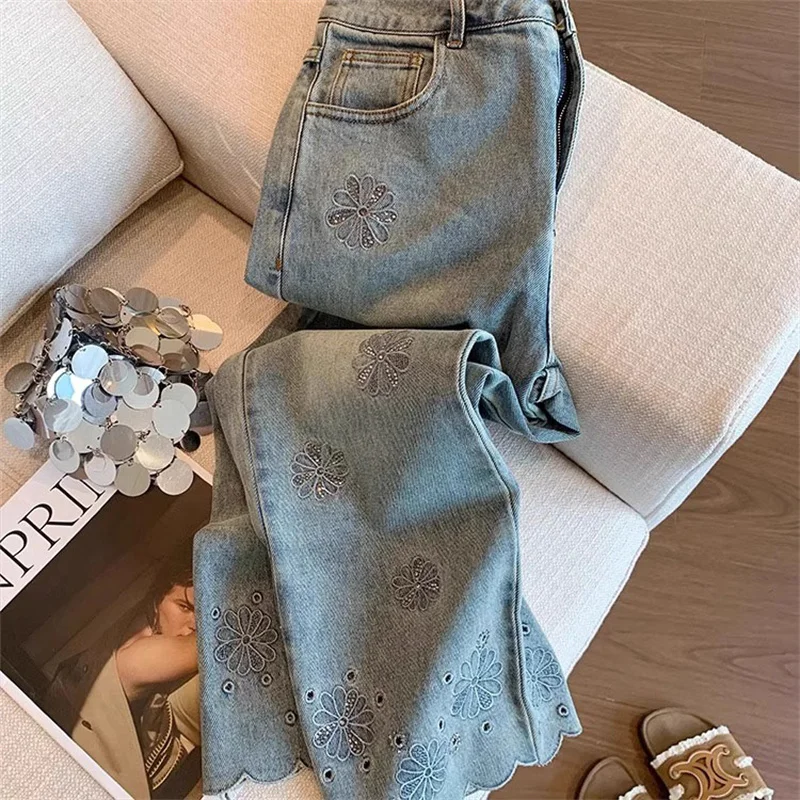 

Корейские летние 2023, новые широкие джинсы с высокой талией и вышивкой, женские темпераментные универсальные повседневные ковбойские брюки, женские