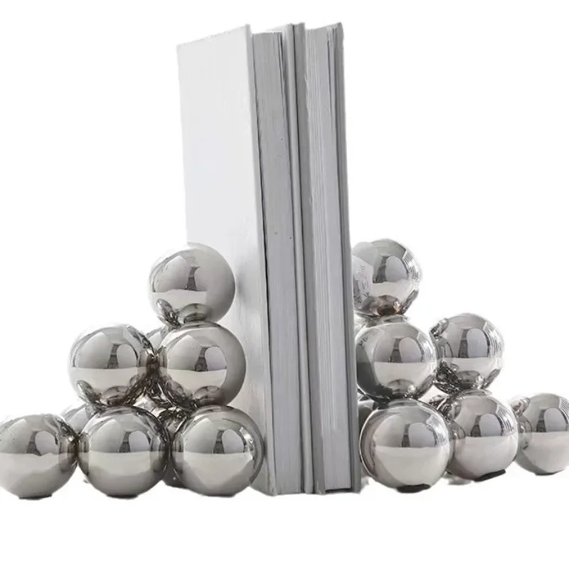 Simple and modern light luxury crystal pyramid book file crystal ornament, white light luxury jewelry in the model room of the