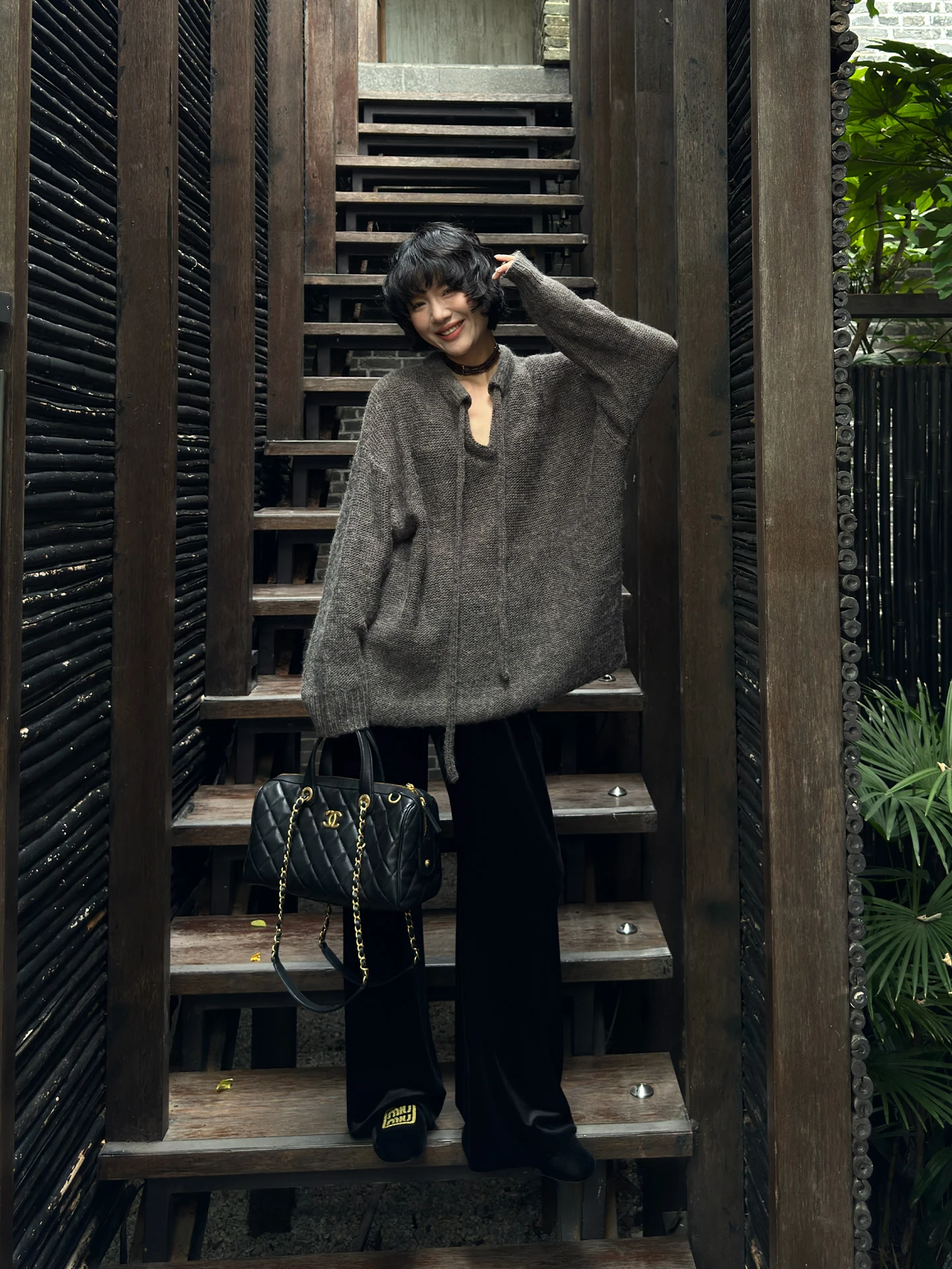 

Design Sensation Titanium Fuzz Knitted Loose Women's Sweater Autumn 2025 New Arrival Comfortable High-End Sle Commute Faion