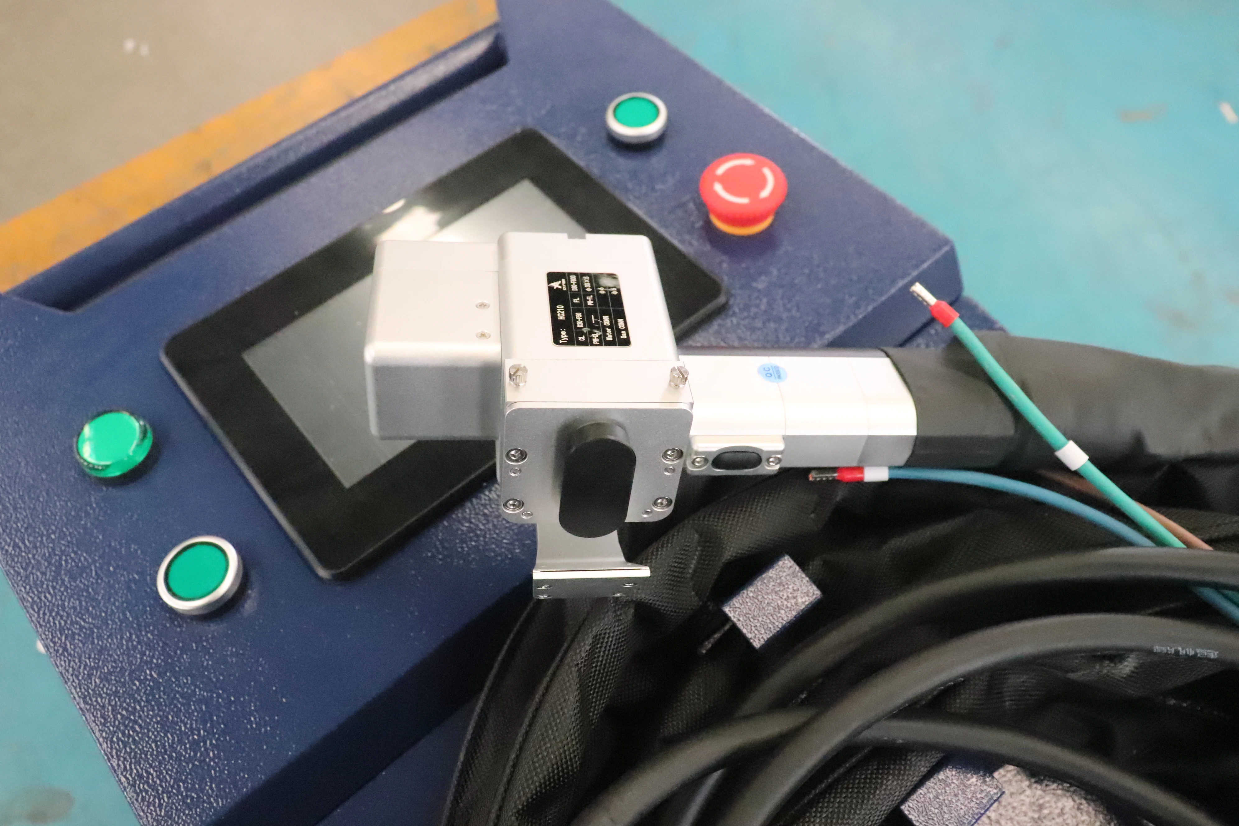 Zdjęcie 4: Czyszczarka laserowa CNC o mocy ciągłej 1500W 2kW 3kW 6kW do kamienia, płyt, betonu, usuwania rdzy z żelaza.
