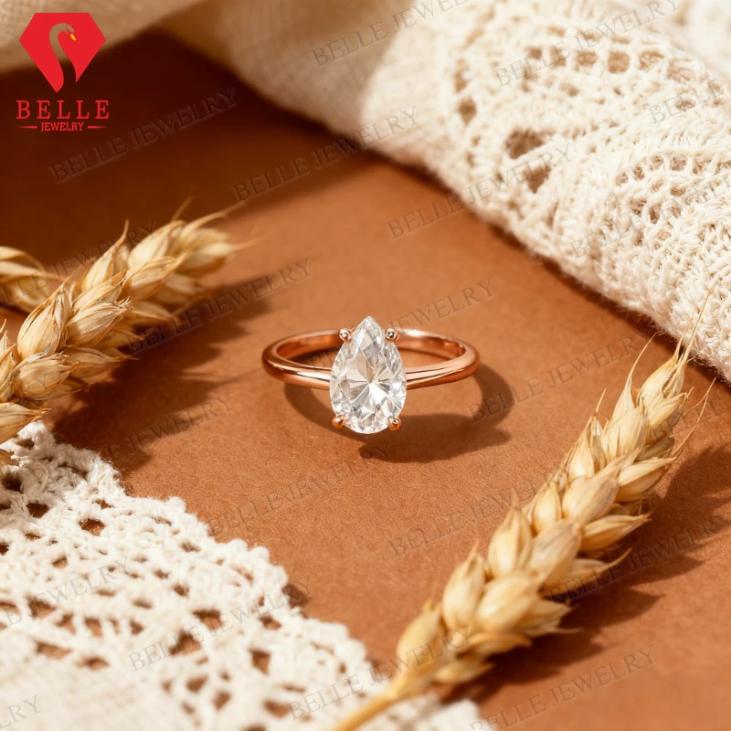 

Moissanite 2ct Pear Cut Three-Jaw Ring Brilliant Teardrop Solitaire Design Elegant Engagement Wedding Band Gift for Women