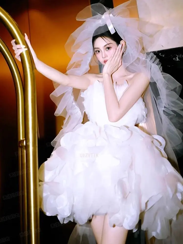 Белые короткие легкие свадебные платья Бальное платье невесты Утренний халат Открытый свадебный платье для высокого и банкета для взрослых