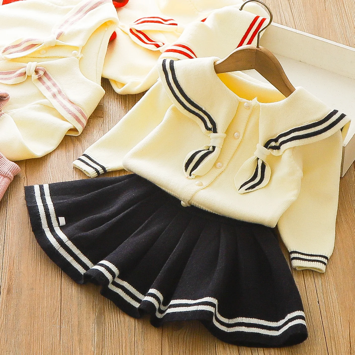 

College style kids clothing set girls sweater and skirt two-piece set 2024 autumn new foreign style school season baby clothes