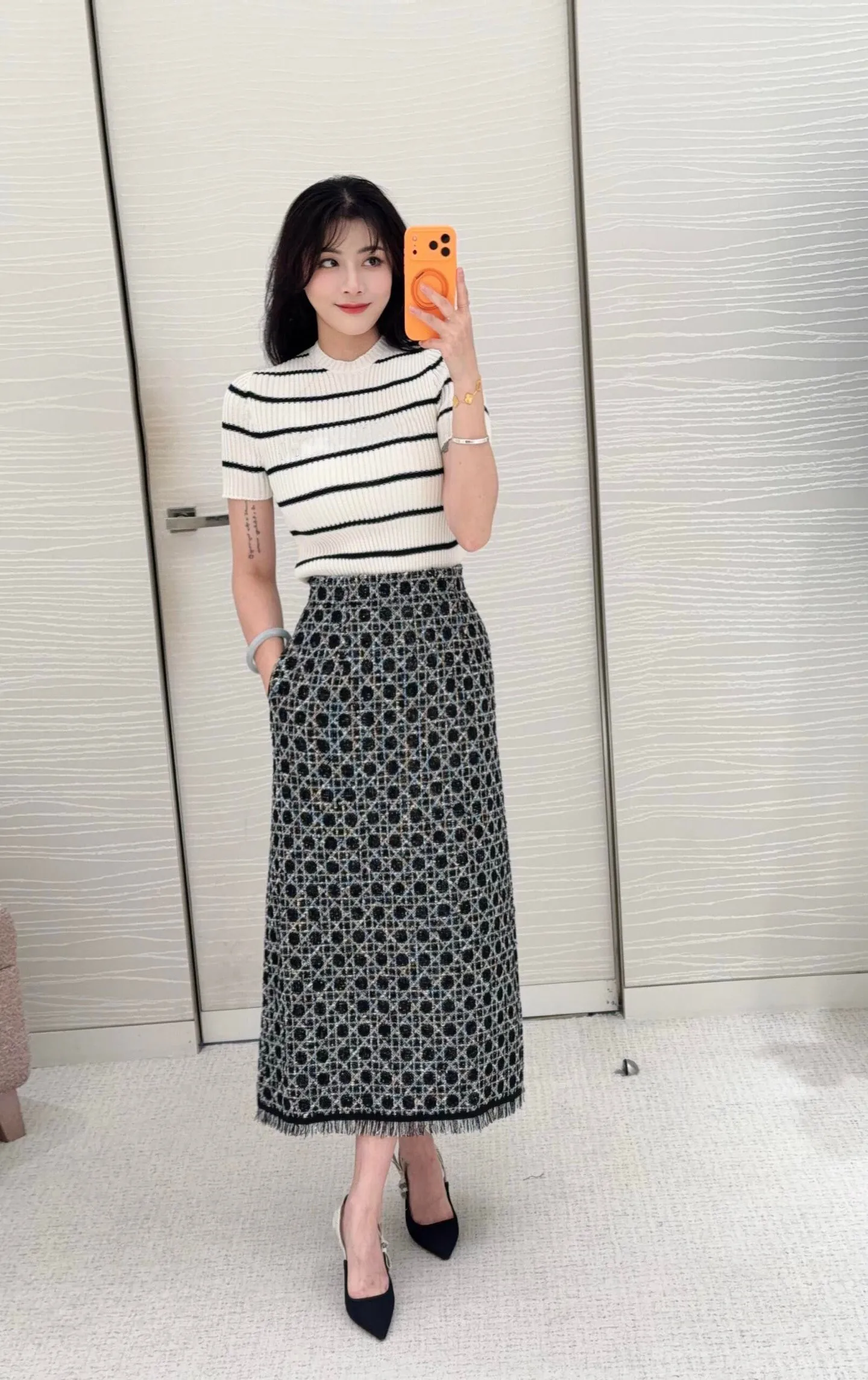 2026 New Arrival Women Classic Plaid Striped Black Long Skirt Fashion Tassels Cotton Blend Tweed Skirts