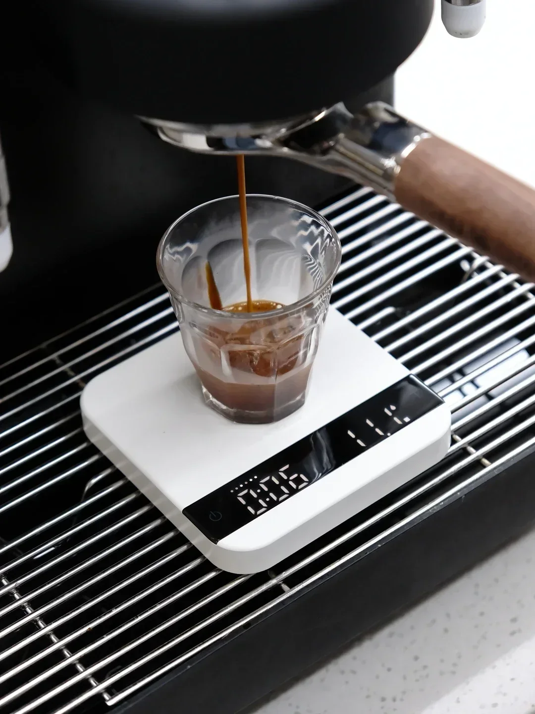 A called Lunar espresso electronic scale, hand flushing intelligent automatic timing coffee scale