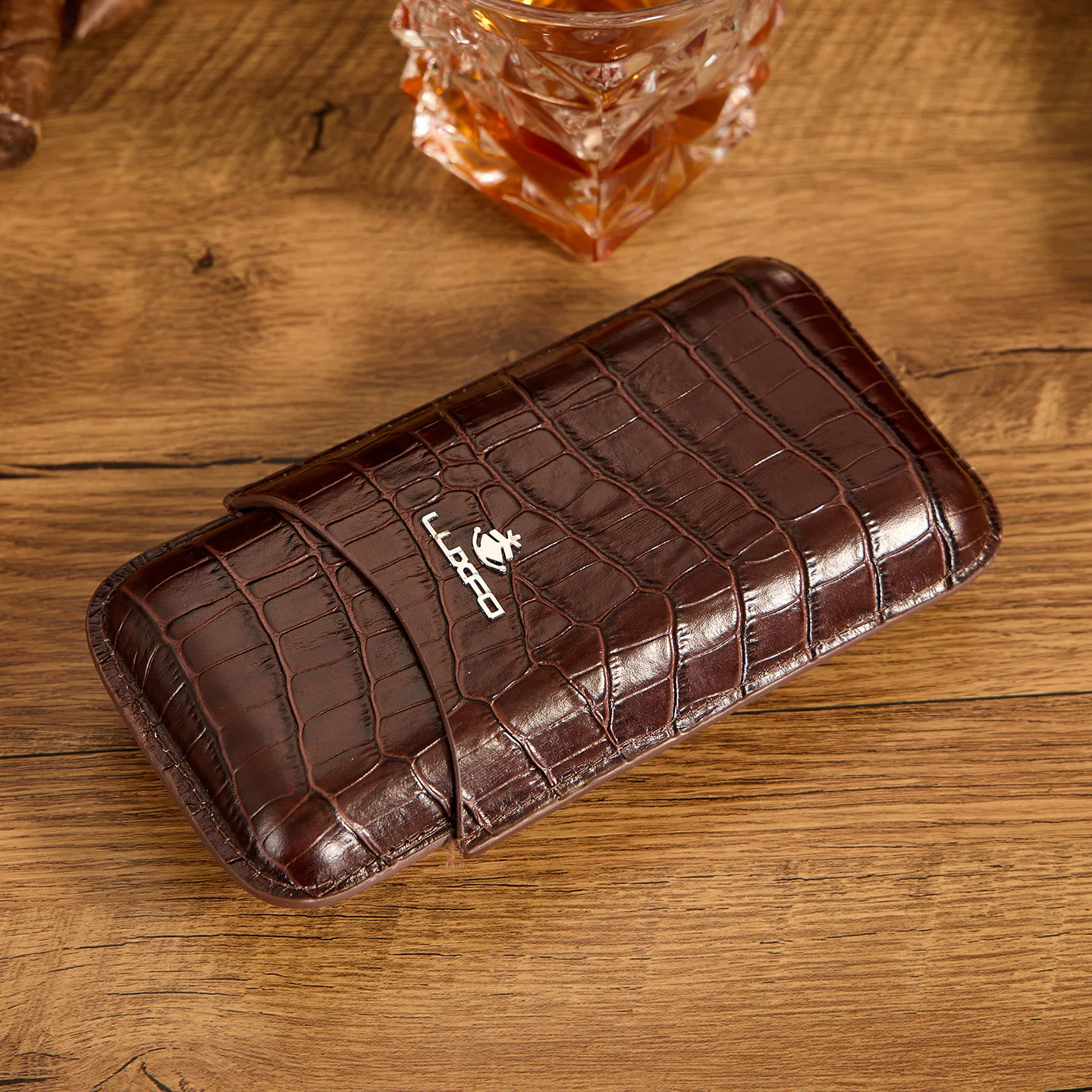 First-grain cowhide cigar case, three-pack portable cigar box set including cigar cutter leather case