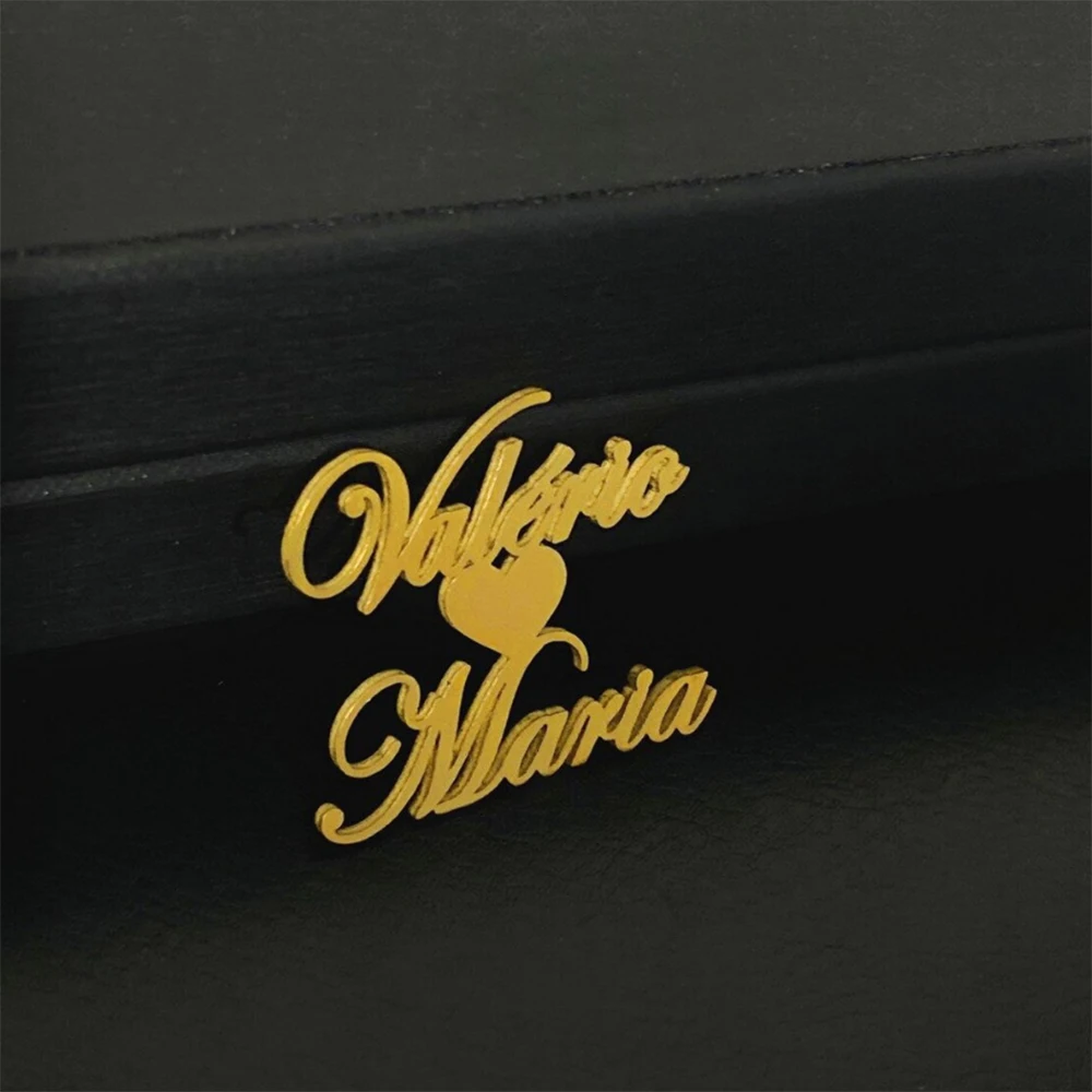 بروش ذو اسم مزدوج مخصص مخصص، راقي لتعزيز طعم الملابس، مناسب لجميع الهدايا الفريدة للرجال