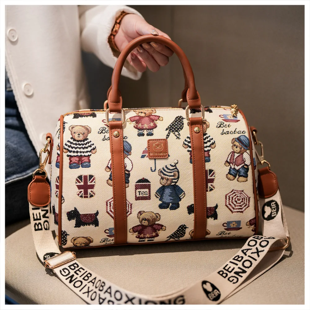 

2025 Adorable Bear Handbag for Women Spacious Stylish Tote Bag Trendy Crossbody Purse with Detachable Strap, Casual Shoulder Bag