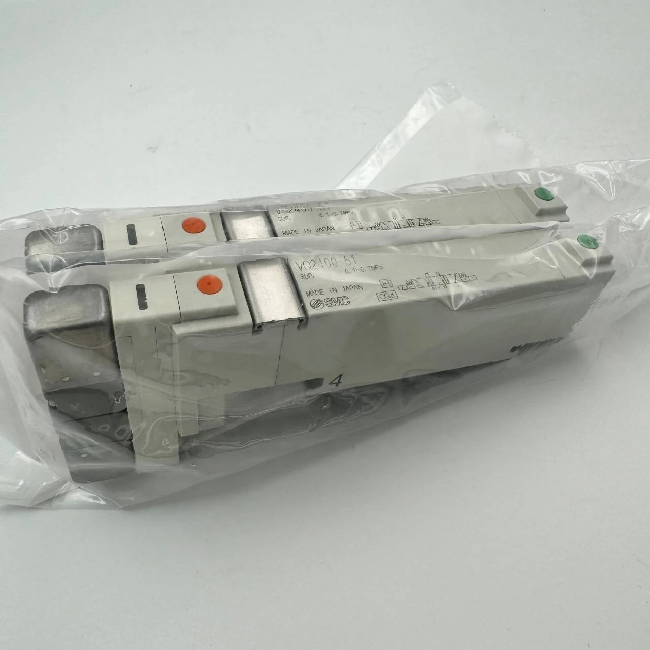 

Original Genuine SMC Pilot-type Solenoid Valve, Insert Type VQ2400-51 Five-port Solenoid Valve