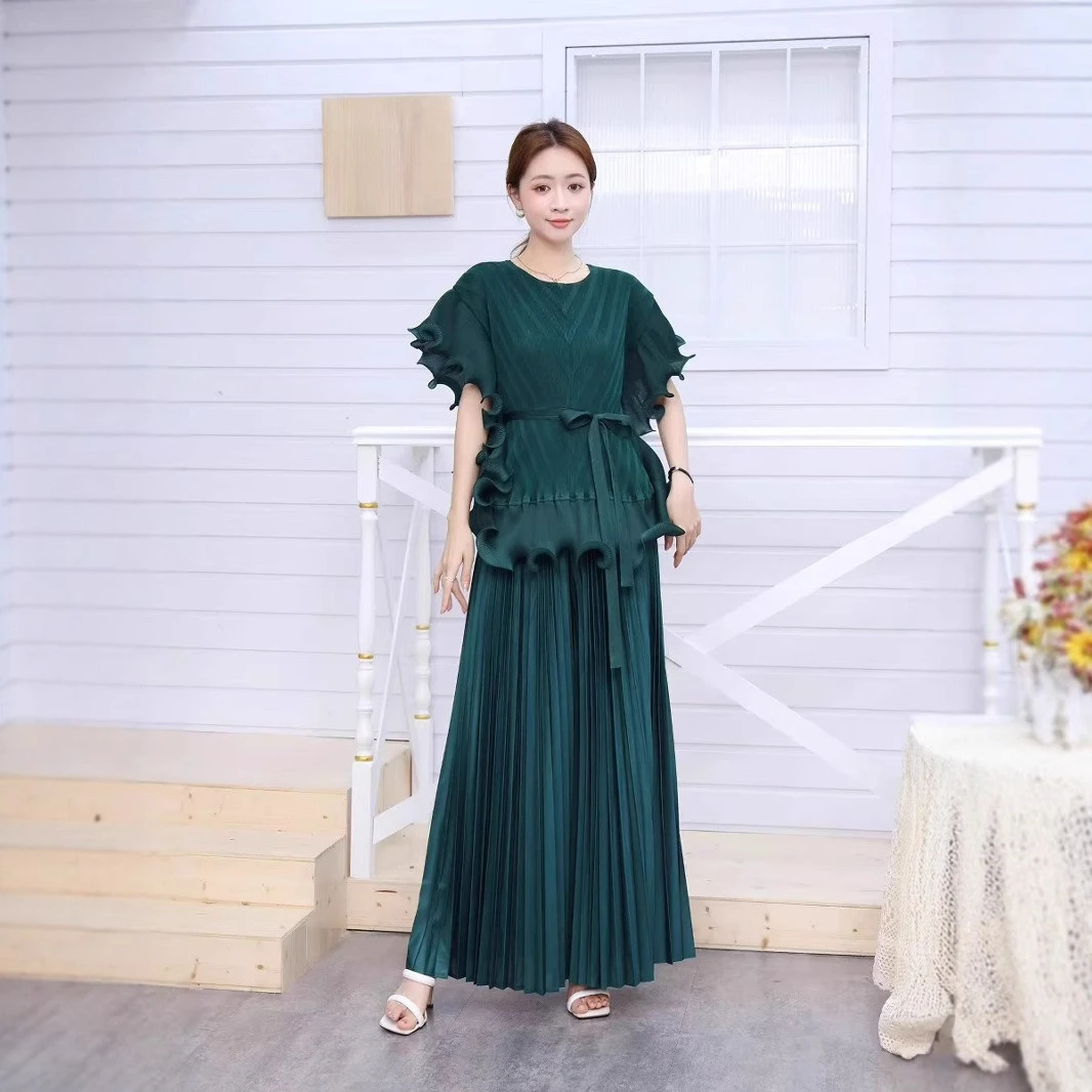 

ALSEY Miyake Ruffled Solid Colour Round Neck Short Sleeve Top + Elastic Waist Pleated Half-body Skirt 2pcs 2025 New Women's Suit