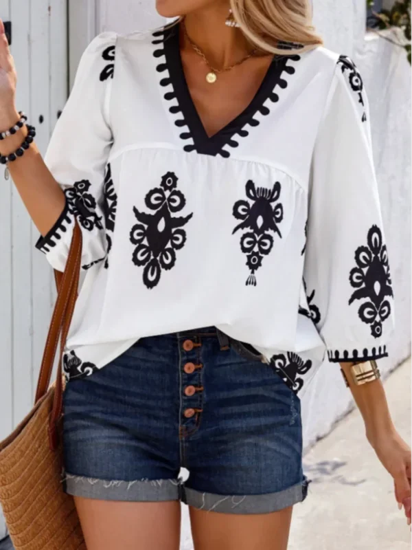 

Plus Size 1Xl-5XL Women's Fashion Casual V-neck Loose Blouse Shirt Ladies Casual Outdoor Tee Shirt Breathable Tops