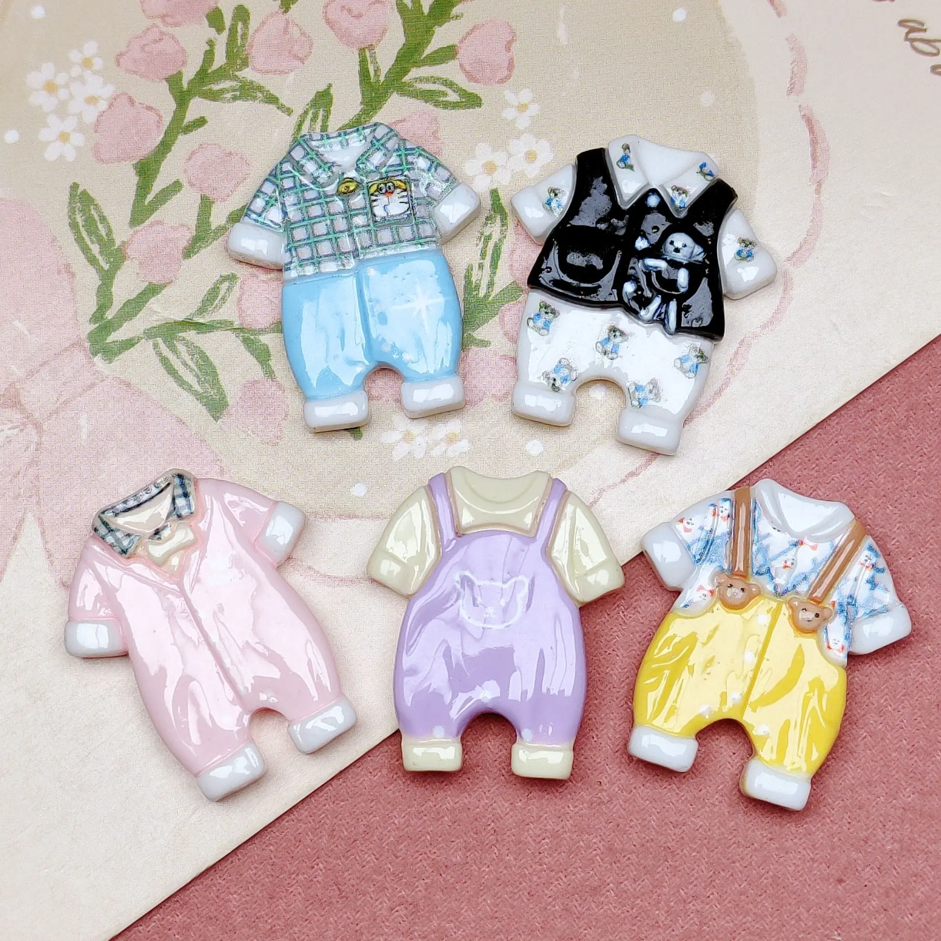 10Pcs Cartoon Resin Cute  Bright Surface Strap Pants Clothing Series Scrapbook Craft Diy Miniature Ornament Accessories