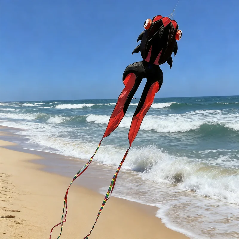 

10-метровый мягкий воздушный змей в виде золотой рыбки с веревкой, для игр в саду, на пляже, на открытом воздухе, для детей, в стиле чилийских спортивных змеев, с рисунком попугая и кои