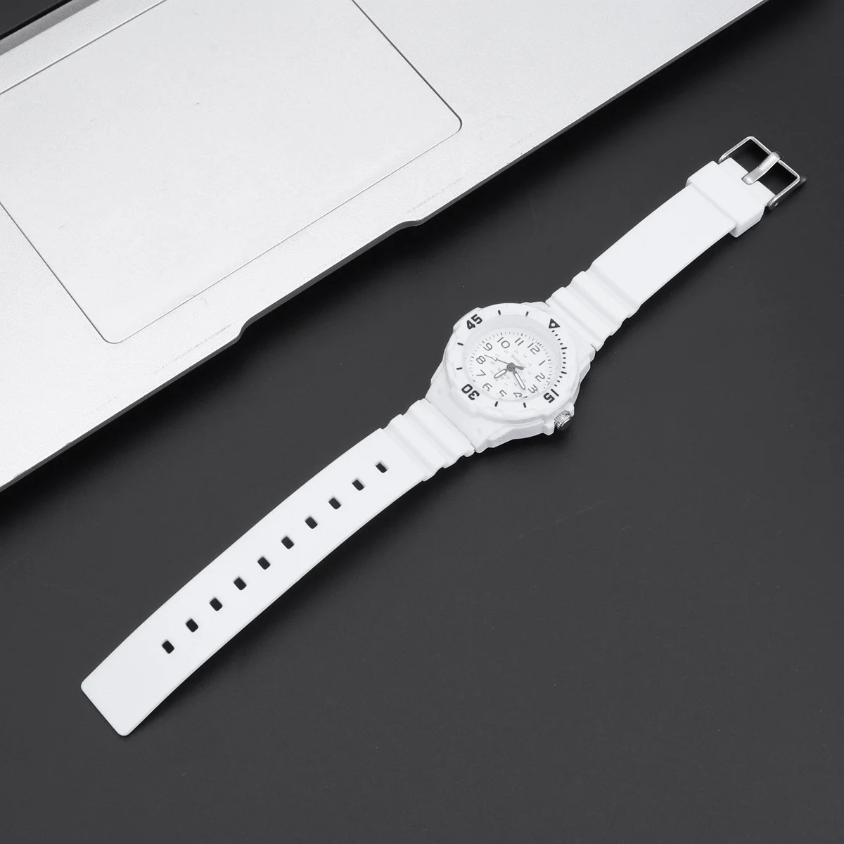 Silicone Quartz Watch For Kids White Arabic Numerals Children'S Sports Wristwatch With Precise Movement Comfortable Design