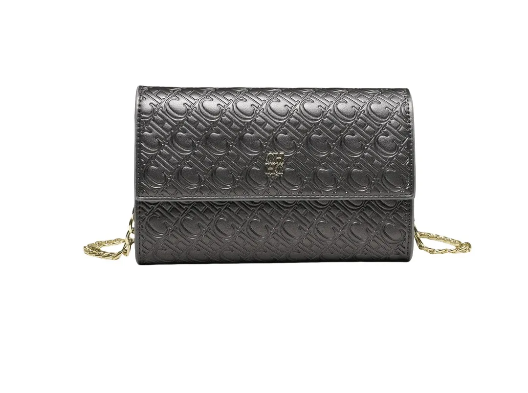 CH Damen Umhängetasche mit Buchstaben-Print und Metallkette, Schultertasche aus PU-Leder, Kleine Damen-Abendclutch, Geschenk – Detail 13