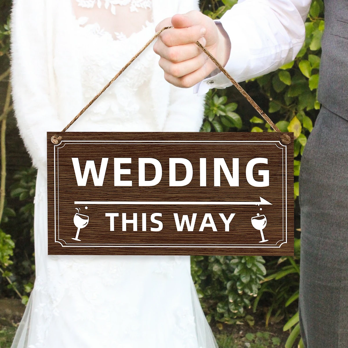 1Pc Rustic Wooden Hanging Sign for Wedding Outdoor Wedding Reception & Ceremony Decoration Wedding This Way Wood Sign Right