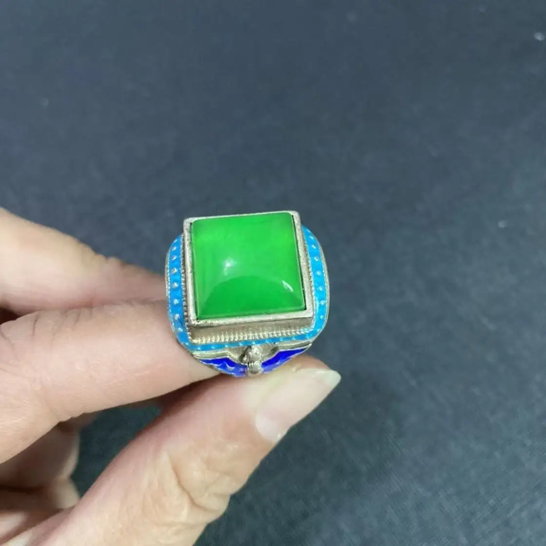 Antique Miscellaneous Collection Vintage Old Jade Jade Ice Type Round Ring Face Old Silver Inlaid Open Ring Foot Silver Finger