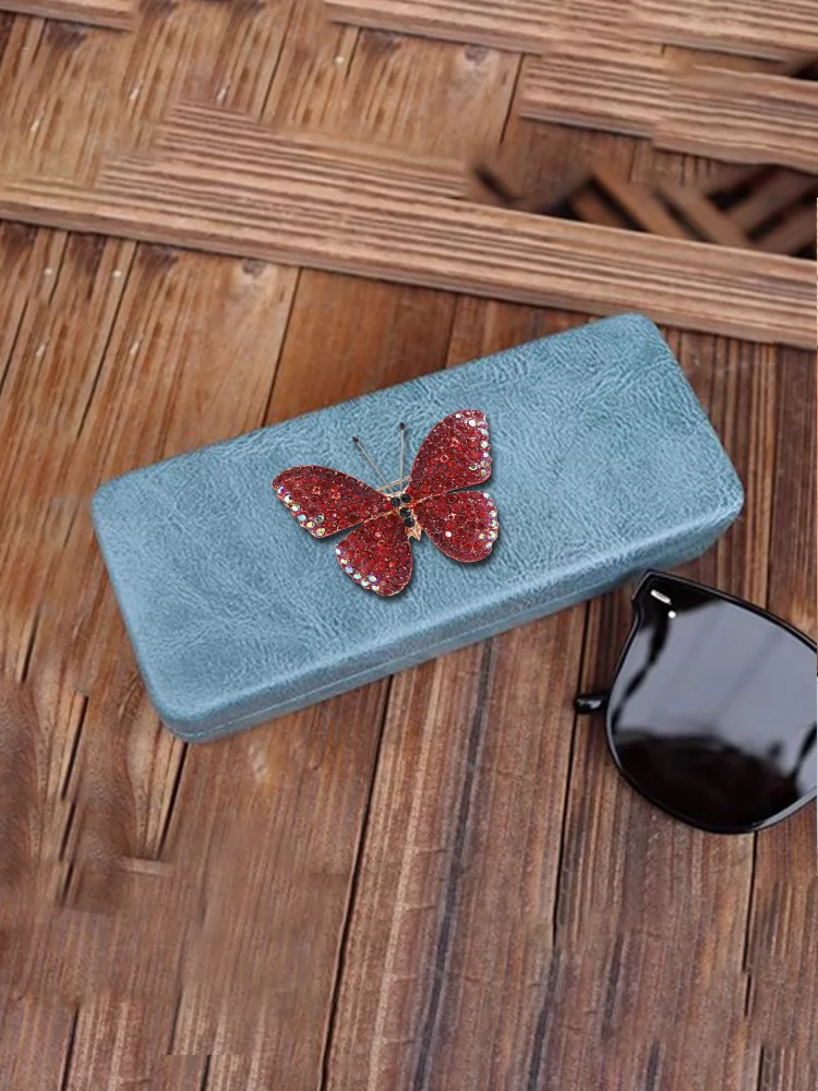 Harajuku Style Portable Hard Eyewear Case for Women Symmetrical Leaf Decor