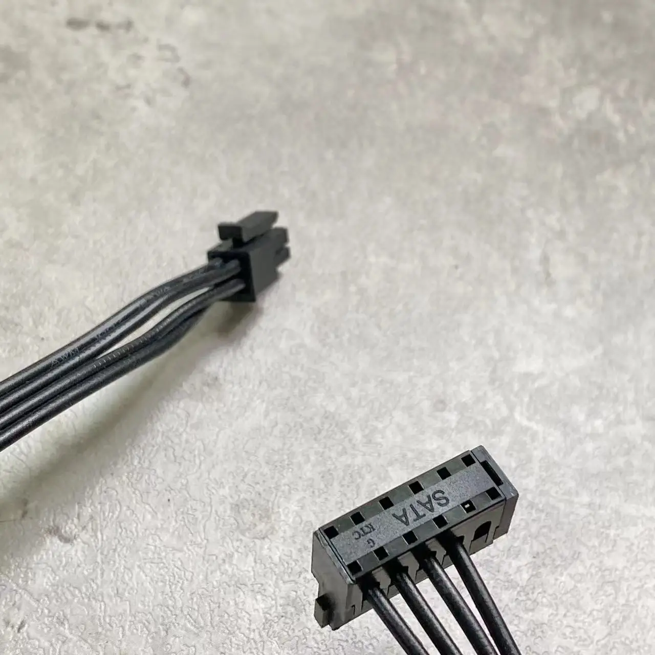 Untuk Lenovo Papan Utama Antarmuka Kecil 4Pin Ke Dua SATA SSD Kabel Catu Daya 1Pc 45CM Kabel MINI 4 Pin Putar 2 SATA Catu Daya