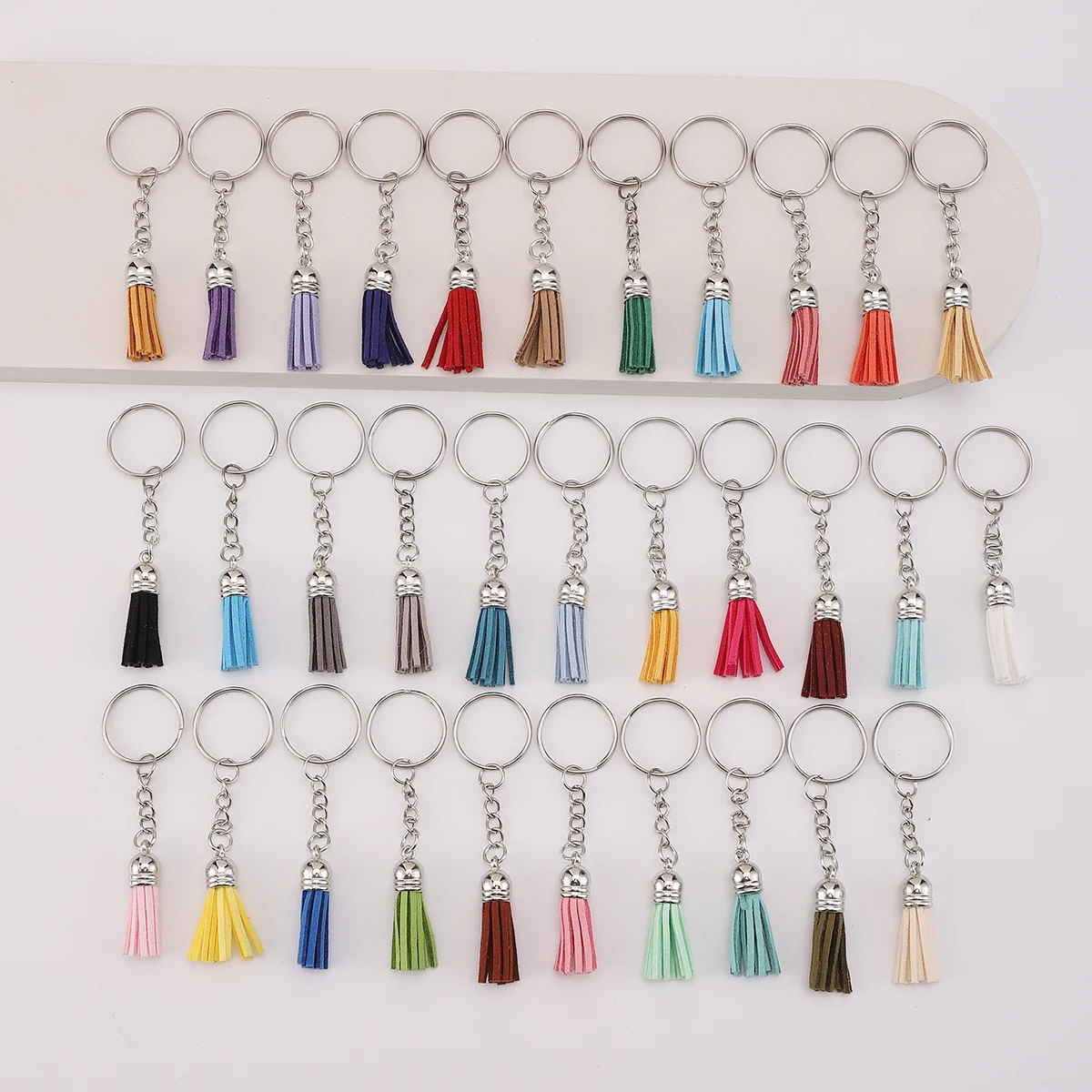 

32pcs Candy colored PU Tassels Keychain Fashion Tassels Pendant Key Ring Bag Backpack Charm Birthday Party Decor Boys Girls Gift