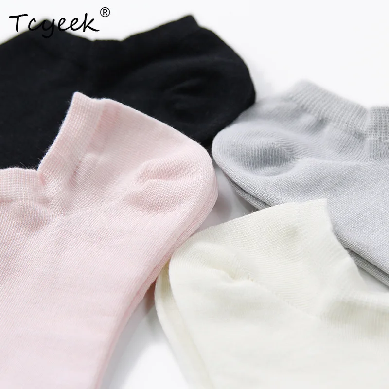 

Tcyeek 5 Pairs/Lot 80% Silk Socks Women Causl No Show Boat Low Cut Ankle Sock Seamless Toe Breathable Odor Resistant U35009M