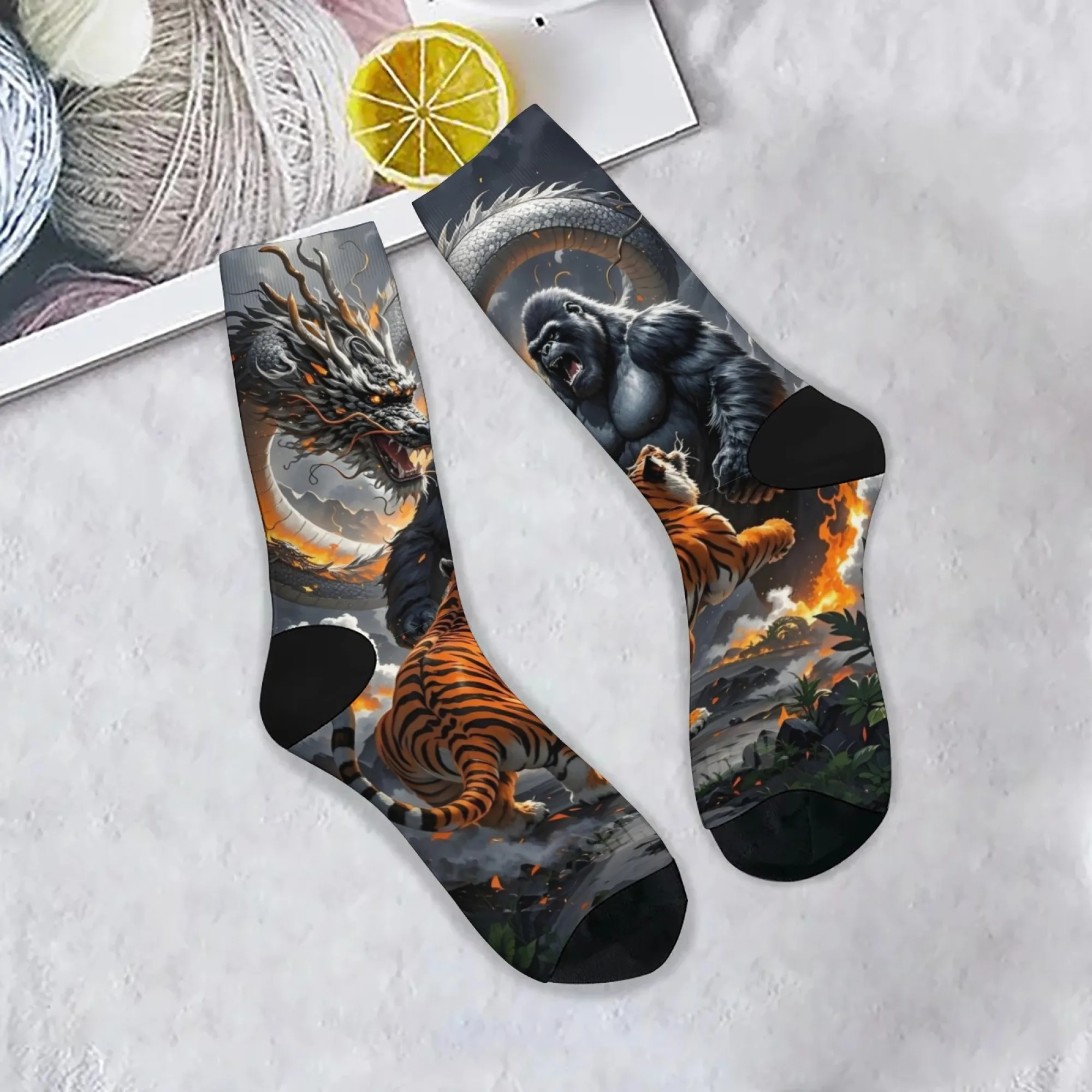 

Novelty funny dragon tiger gorilla fighting socks retro fashion men's socks comfortable breathable non-slip casual sports socks